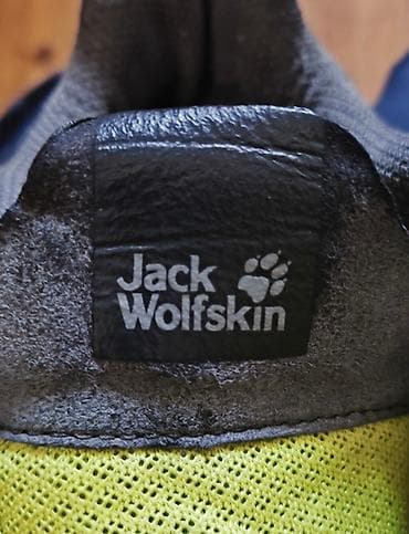 пуховики на весну осень: Пара кроссовок Jack Wolfskin, предназначенных для активного — 4
