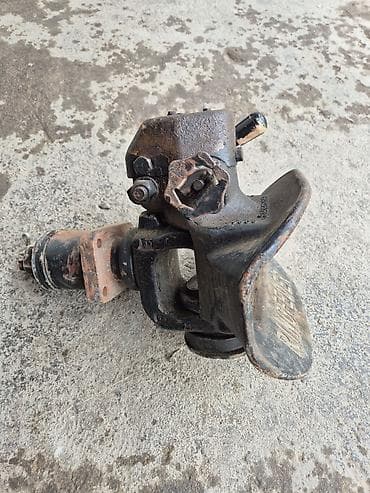 наборы головок с трещоткой: Фаркоп Для грузовых авто Mercedes-Benz, Б/у, Самовывоз — 4