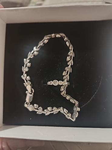 casio a168: Серебряный кулон с янтарём и цепочка в подарочной коробке.Браслет — 4