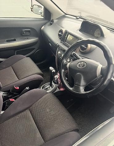 Продажа авто: Toyota Ist: 2002 г., 1.5 л, Автомат, Бензин, Хэтчбэк — 7
