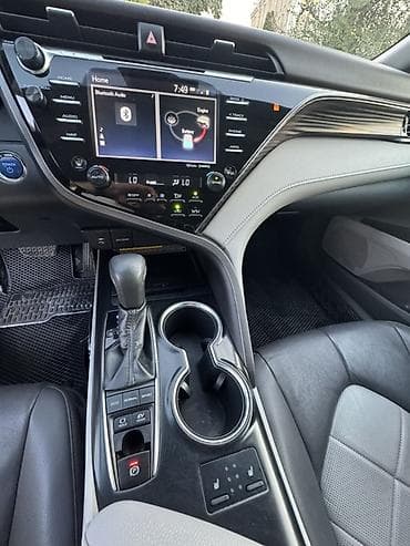 byd e2 2021: Toyota Camry: 2021 г., 2.5 л, Автомат, Гибрид, Седан — 10
