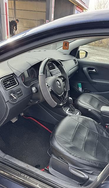 a4 b5: Volkswagen Polo: 2017 г., Автомат, Седан — 10