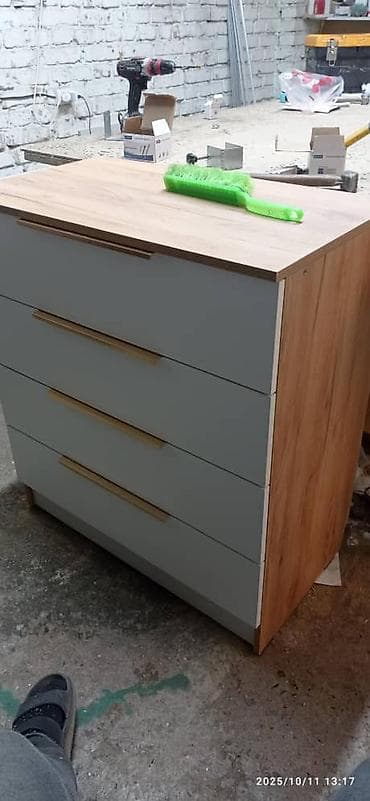 комод дешево купить: Комод для одежды, Без зеркала, ЛДСП, цвет - Серый, Платная доставка — 1