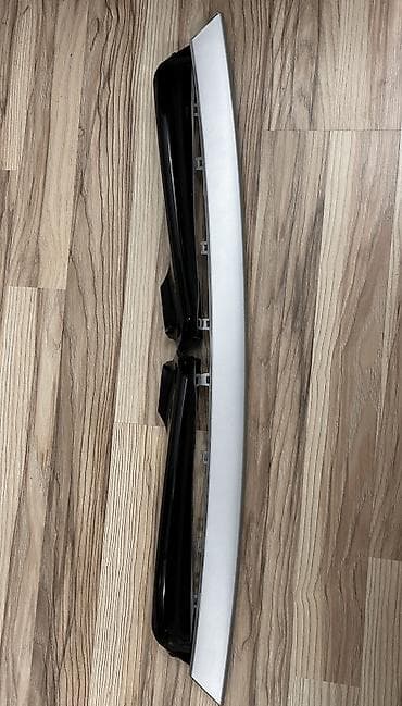 банпер виш: Накладка на бампер Toyota, Новый, Аналог — 4