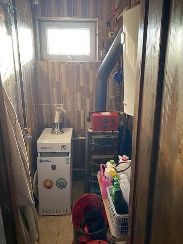 дома в ак орго: Продается частный дом в центре ж/м Ак-Орго. Участок 6 соток. Общий — 6