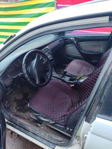 ондош керек: Toyota Carina E: 1993 г., 1.8 л, Механика, Бензин, Седан — 3