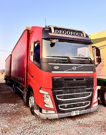 subaru audbek: Тягач, Volvo, 2015 г., Тентованный — 1