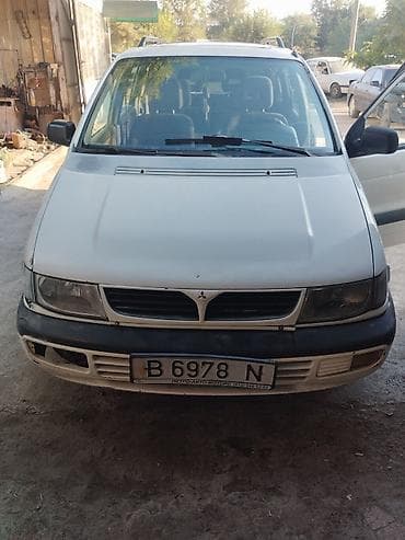 Mitsubishi Space Wagon: 1994 г., 2 л, Механика, Бензин, Минивэн