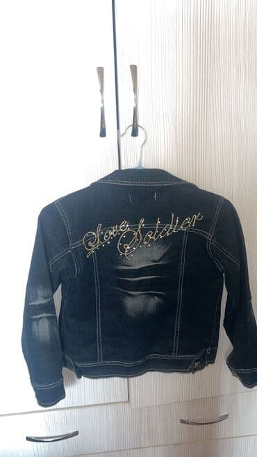 джинсы голубые: Джинсовые куртки на 5-6 лет В отличном состоянии, носили мало так как — 6