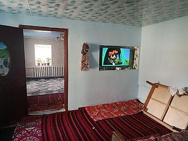 радом: Продаётся частный дом с двором. в городе Кара Балта улица — 6