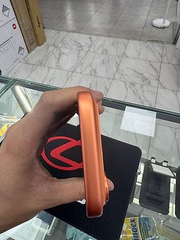 айфон ese: IPhone 17 Pro, Б/у, 256 ГБ, Оранжевый, 100 % — 2