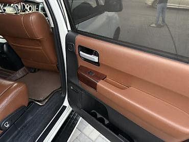 toyota sequi: Toyota Sequoia: 2010 г., Бензин, Внедорожник — 5