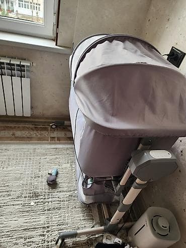 ининг бейби: Детская приставная кроватка, Новый, С колесиками, цвет - Серый — 1