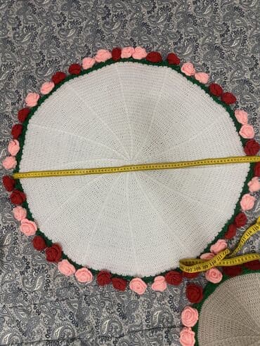 искусственные розы: Вязаная композиция «Коробка с розами» - Состав: букет из вязаных — 7