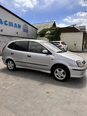 Nissan Tino: 2001 г., Бензин, Минивэн