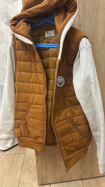 форма футбольный: Продаю зимние куртки Carters, Next, другие бренды, что то новое, что — 10