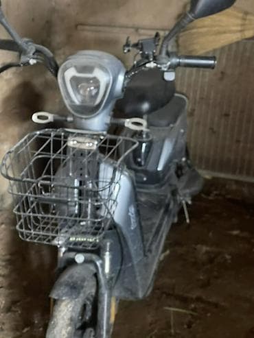 Электроскутер с передней корзиной - Компактный городской