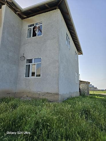 Жер уй сатылат. Ош обл. Кайрагач айылынын 11 кочосундо( Ош Бишкек — 9
