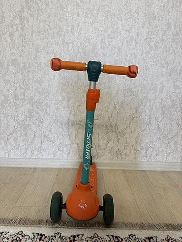 Детский самокат, Трёхколёсный