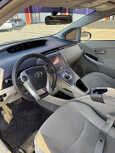 Продажа авто: Toyota Prius: 2013 г., 1.8 л, Автомат, Гибрид, Минивэн — 6