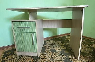 Компьютерный стол, Б/у, С полками at lalafo.kg Компьютерный стол, Б/у, С полками
