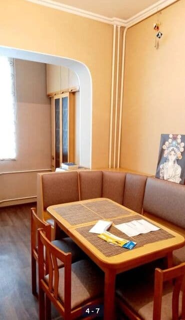 продаю квартиру 10 микрорайон: 3 комнаты, 80 м², 106 серия, 6 этаж — 1