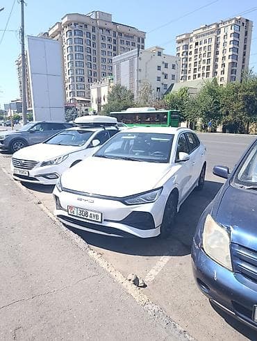 BYD E2: 2024 г., Электромобиль, Хэтчбэк