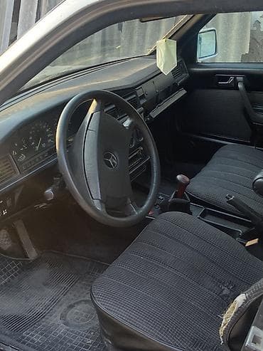 mini cuper: Mercedes-Benz 190: 1998 г., Седан — 5