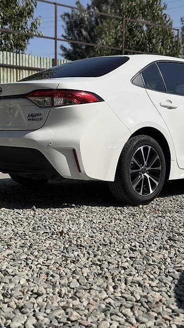 уна: Toyota Levin: 2023 г., 1.8 л, Вариатор, Гибрид, Седан — 2
