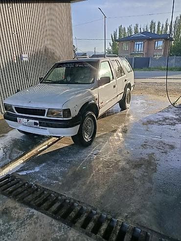 Продаётся пятидверный внедорожни раздатка, настоящий рамнный джип4×4