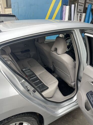 Honda: Honda Insight: 2009 г., 1.4 л, Вариатор, Гибрид — 7