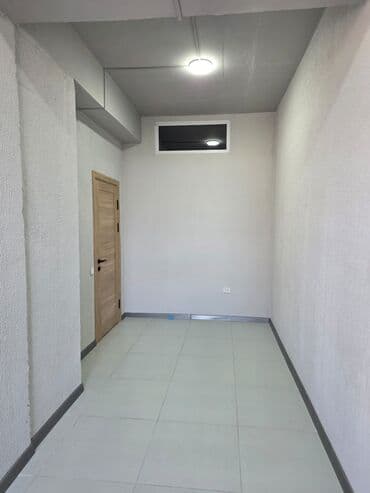 аренда квартир долгосрочно бишкек: Сдаю Офис, 15 м², В бизнес центре, С видом на горы, 1 линия, С оборудованием — 5