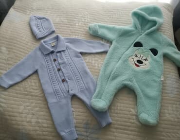 2 комбинезона по цене 1. 3-6 месяцев. Слева голубой новый, справа