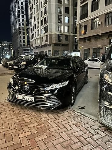 Toyota Camry: 2018 г., 2.5 л, Автомат, Гибрид, Седан — 6