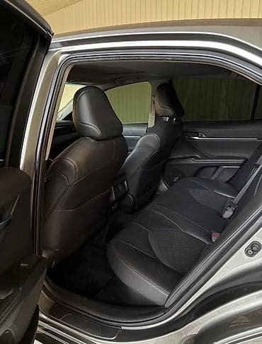 Toyota Camry: 2022 г., Вариатор, Гибрид, Седан — 5