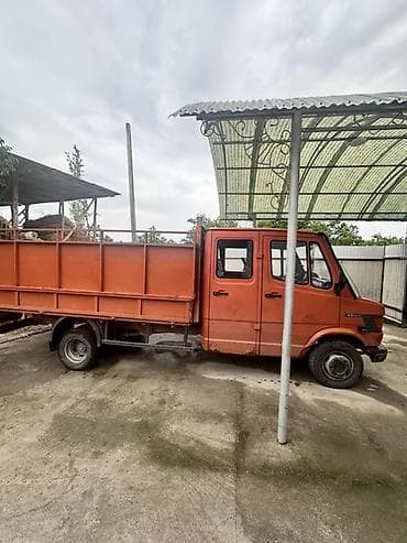 запчасти на мерседес w220 бишкек: Жүк ташуучу унаа, Mercedes-Benz, Дубль, 3 т, Колдонулган — 2