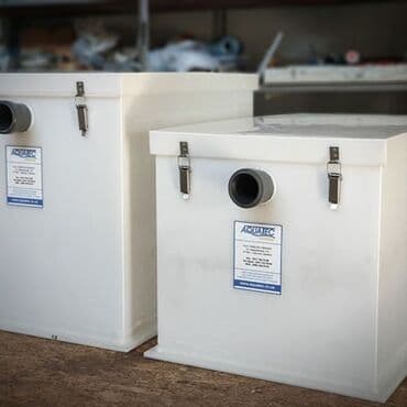 средство для выгребных ям: Промышленный жироуловитель представляет собой разделенную — 4