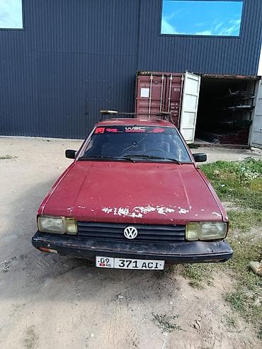Транспорт: Volkswagen Passat: 1984 г., 1.8 л, Механика, Бензин, Хэтчбэк — 4