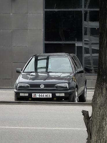 nardo grey: Volkswagen Golf: 1993 г., 1.8 л, Механика, Бензин, Хэтчбэк — 10