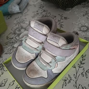 Детская обувь, набор из 3 пар. 1) Кроссовки на липучках