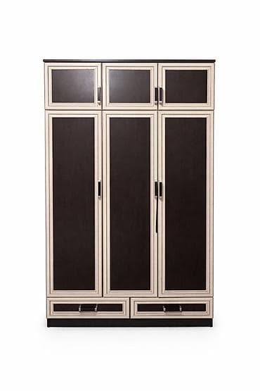 Спальные гарнитуры: Цена: 35 000 сом можно договорится Спальный гарнитур в классическом — 3