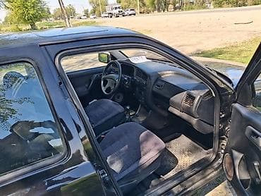 Транспорт: Volkswagen Golf: 1993 г., 1.8 л, Ручные, Бензин, Хэтчбэк — 4