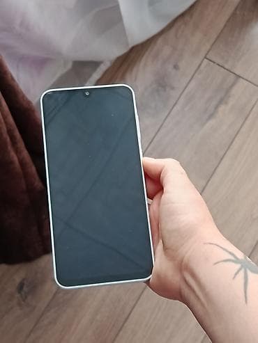 note 15: Samsung Galaxy A26 5G, Б/у, 256 ГБ, цвет - Белый, 2 SIM — 2