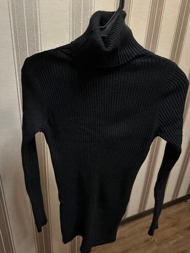 трикотажные тройки: Продаю теплую,трикотажную двойку.Размер подойдет на S и М — 2