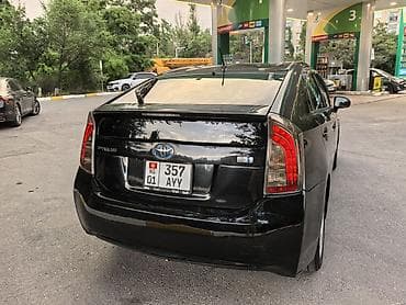 капот ласетти: Toyota Prius: 2012 г., 1.8 л, Вариатор, Гибрид, Хэтчбэк — 3