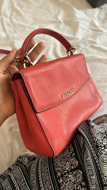 кораллы: Классическая сумка, Michael Kors, Материал: Натуральная кожа, Застежка на магните, Женские — 2