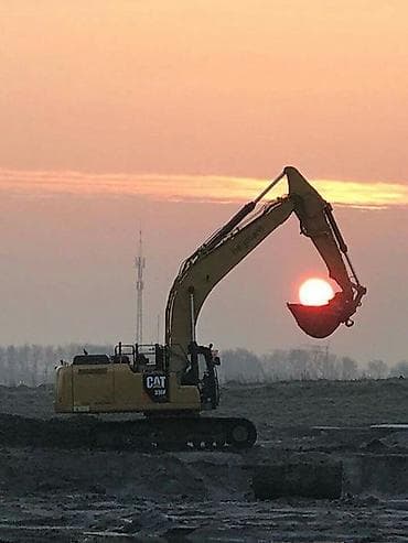 Отделочные работы: Услуги экскаватора по городу Бишкек и всем районам. Все виды работ: - — 1