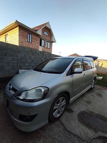 Toyota Ipsum: 2003 г., 2.4 л, Автомат, Бензин, Минивэн
