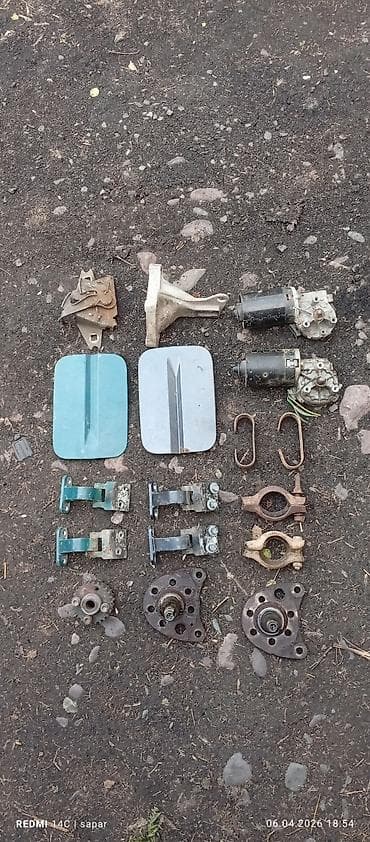 гая запчасти: Набор автозапчастей (разнородные детали, комплектом): - 2 — 1