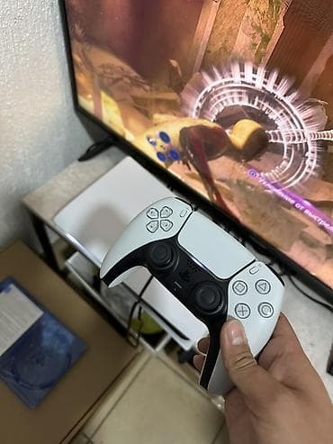 plastation: Игровая консоль Sony PlayStation 5 (версия с дисководом) + контроллер — 2